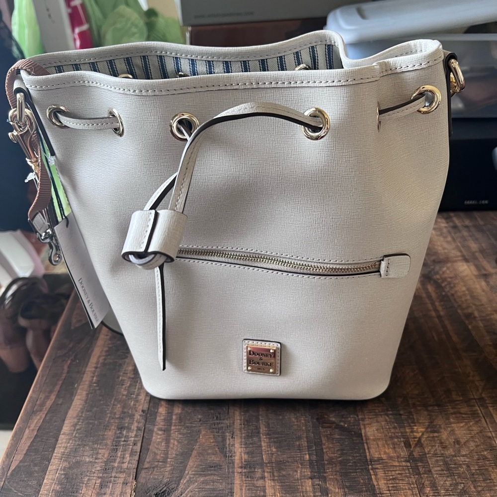 Dooney & Bourke purse NWT